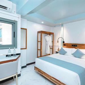 Standard Double Room Return Airport Transport