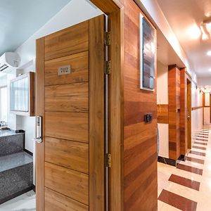 Deluxe Twin Room Return Airport Transport